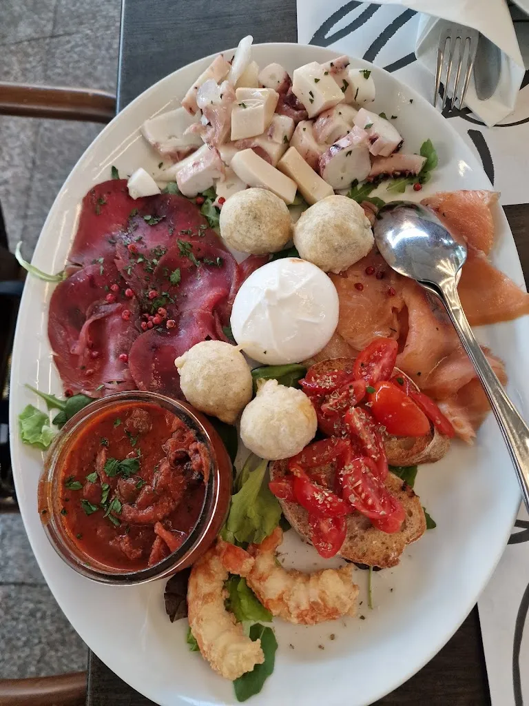 Stefano Danesi_Scugnizzi Borgoforte_Borgoforte_review