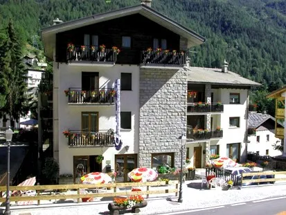 Hotel Al Caminetto restaurant in Valtournenche