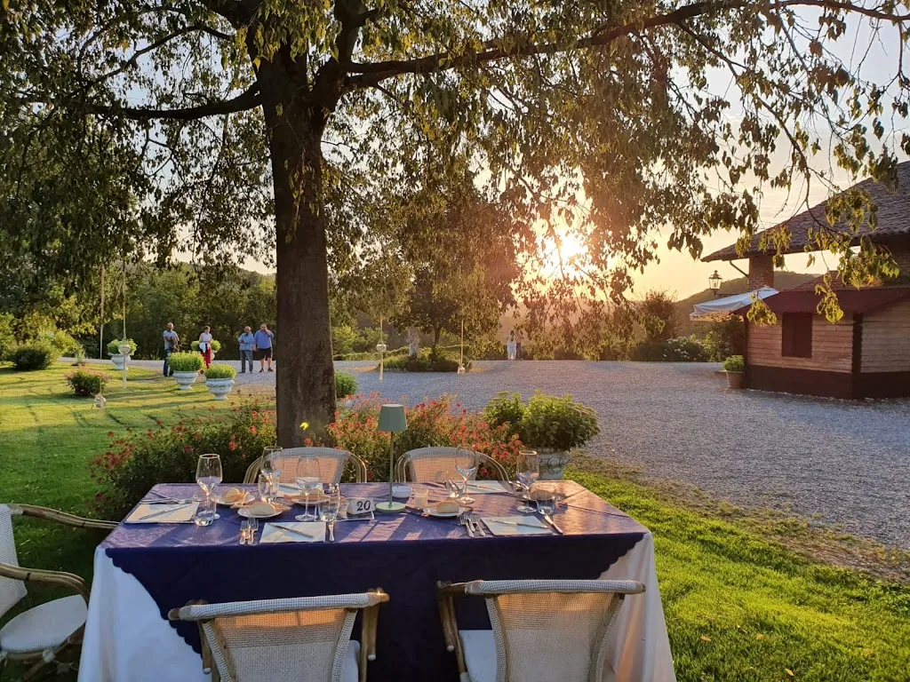 Ristorante Cascina Casareggio restaurant in Borgo Priolo