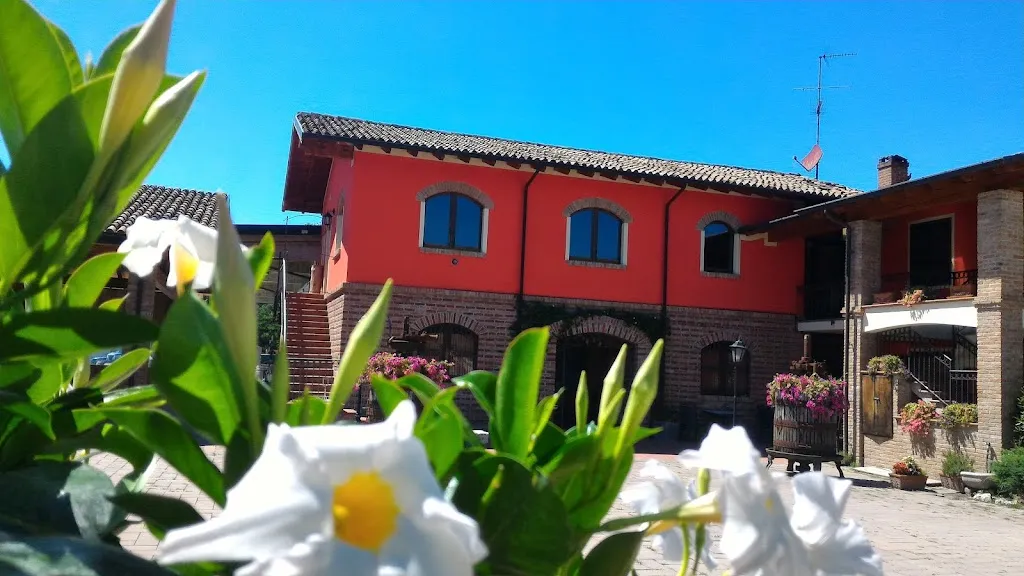 Agriturismo Riva del Borgo restaurant in Borgo Priolo