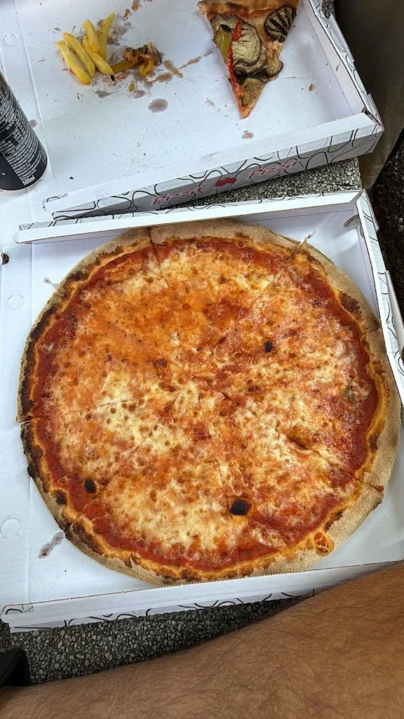 Ranjot Singh_Pizzeria Mare Blu_Borgo San Giacomo_review