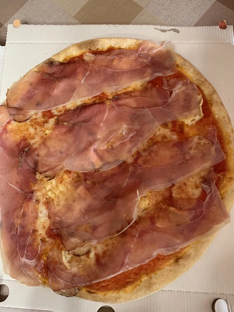 Alessia Ferrai_Pizzeria Bella Roma_Borgosatollo_review