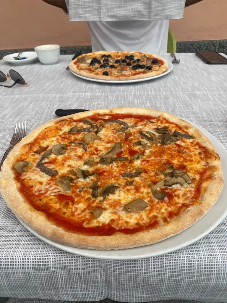Muhsen_Trattoria Zambros - Pizzeria_Bosisio Parini_review