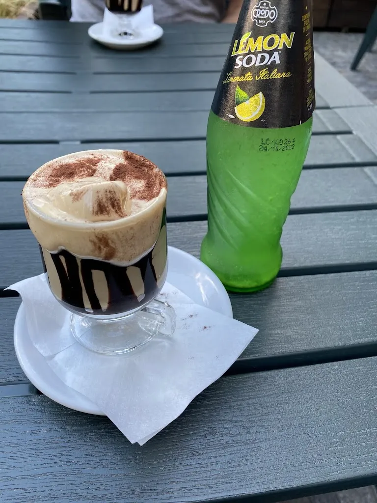 Yevhenii Pryhoda_Bar Rouge Et Noir - Bosisio Parini _Bosisio Parini_review