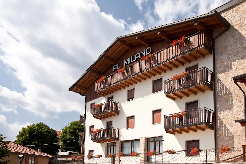Al Milano Hotel, Ristorante & Pizzeria restaurant in Bossico