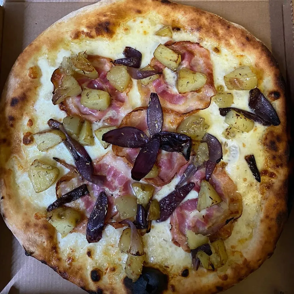 Gabbia Di Matti Pizzeria_Bottanuco_slider_image_2