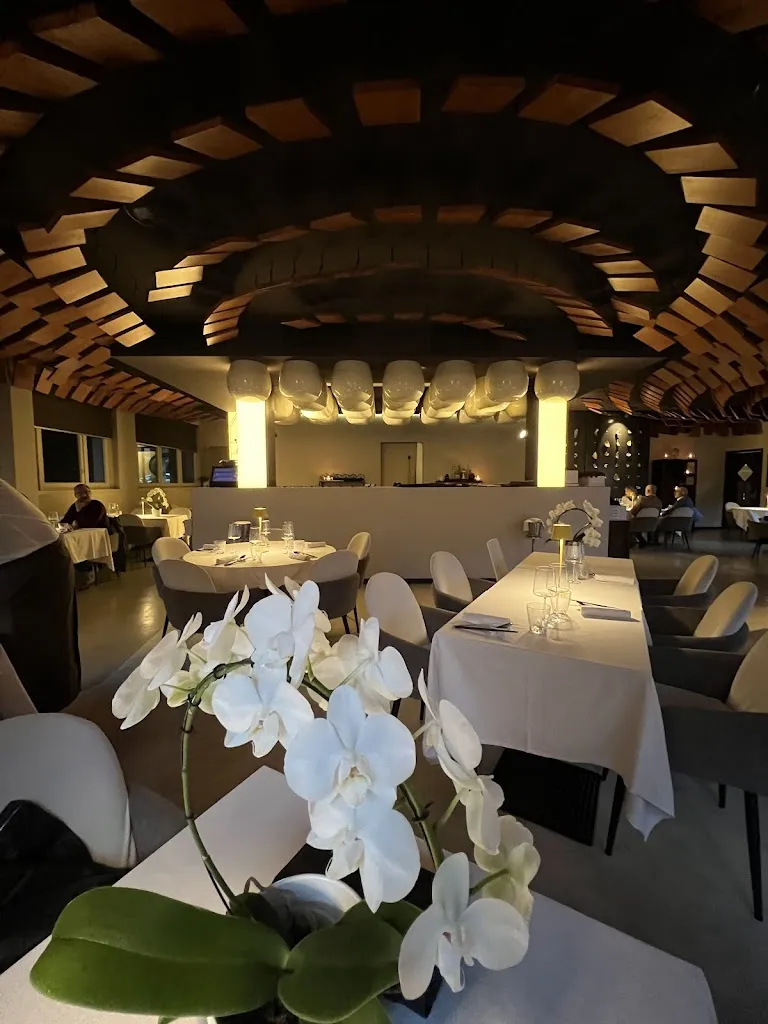 Kanton Restaurant_Bottanuco_slider_image_1