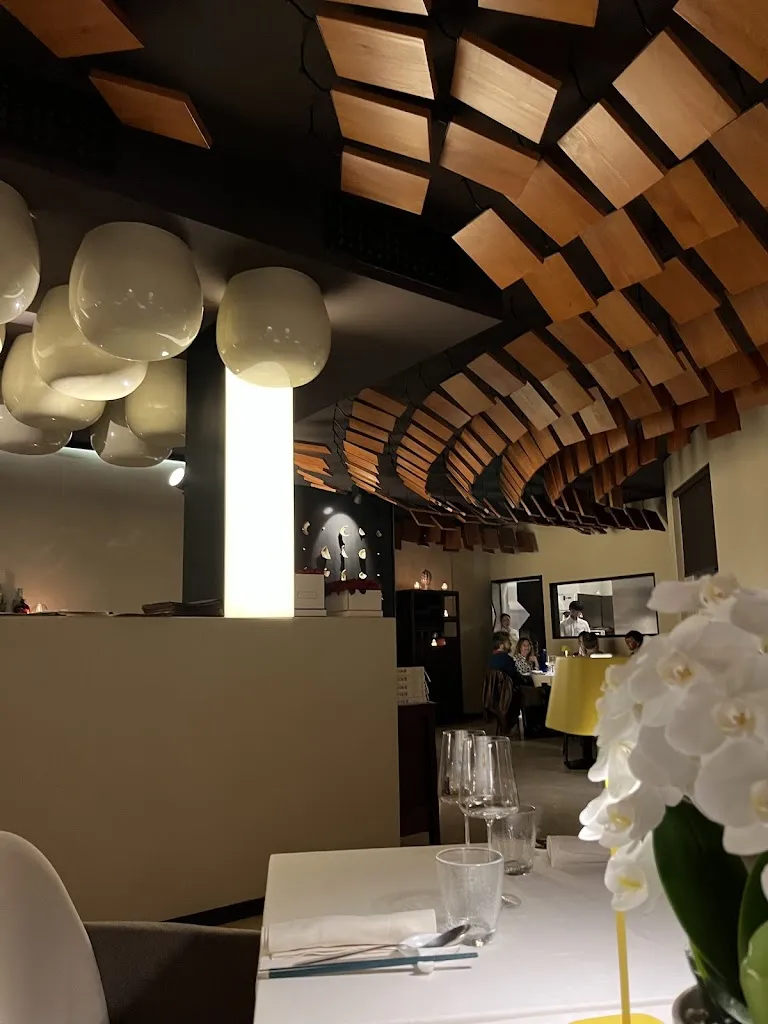 Kanton Restaurant_Bottanuco_slider_image_2