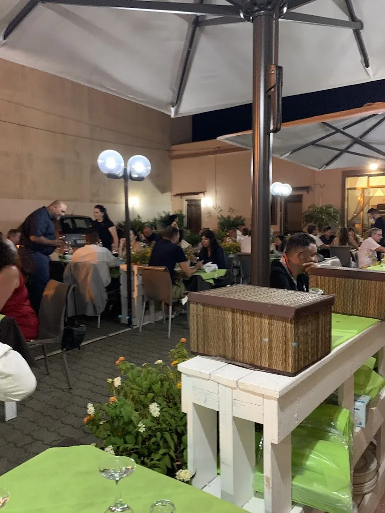 Giovanni Carone_La Grande Abbuffata_Acquarica del Capo_review