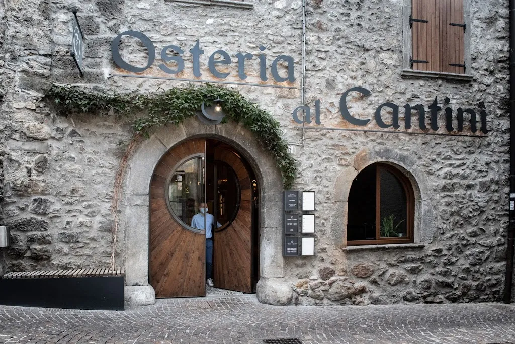 Osteria al Cantinì restaurant in Borno