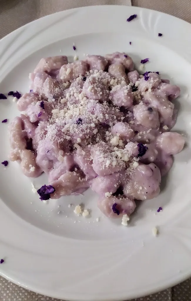 Lucia Alì_La volpe blu_Borno_review