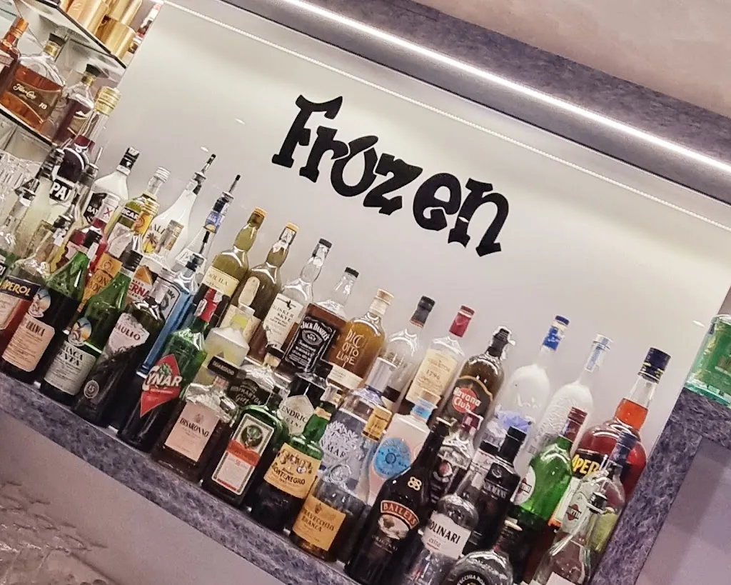 Frozen Bar Pizzeria restaurant in Bracca