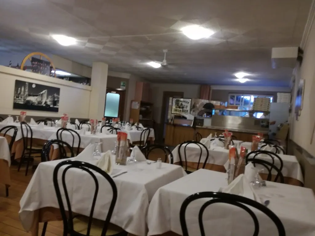 Bar Pizzeria Moretti Di Moretti Aldo_Brandico_slider_image_3