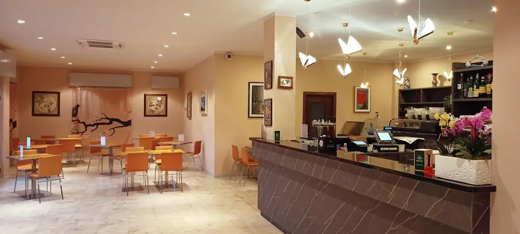 Poke garden restaurant in Brebbia