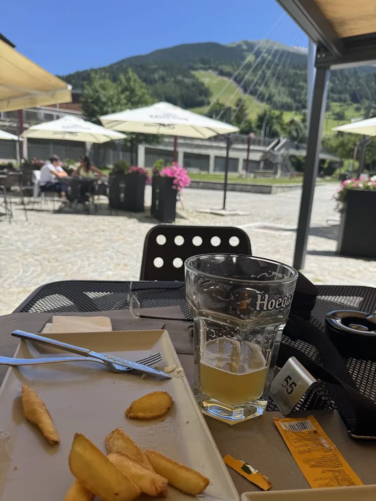 Daniela Morlan_Hollywood Bormio_Bormio_review
