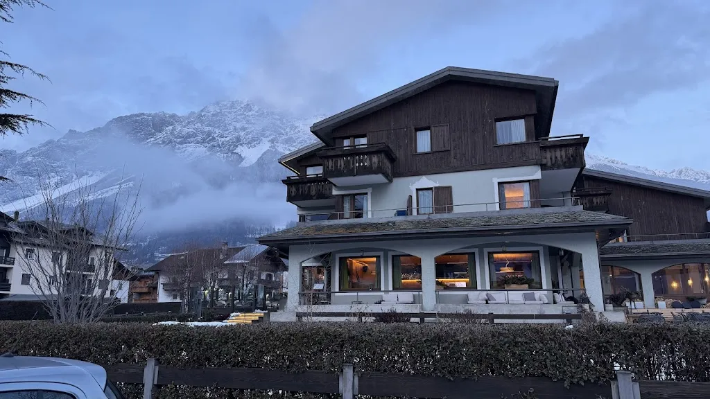 Nevada Restaurant and Cafe'_Bormio_slider_image_3