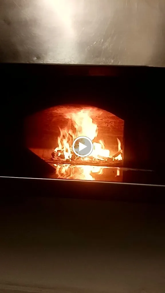 Bar pizzeria ristorante MIX Accadia_Accadia_slider_image_2