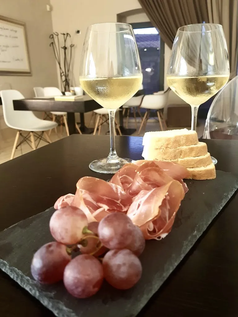 Menu_Viaborgosettantadue Lounge bar & Restaurant_Accadia_image_9