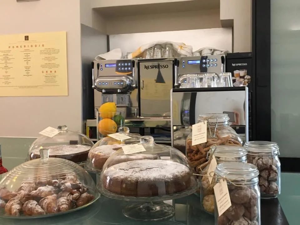 Michela Bettegacci_Viaborgosettantadue Lounge bar & Restaurant_Accadia_review