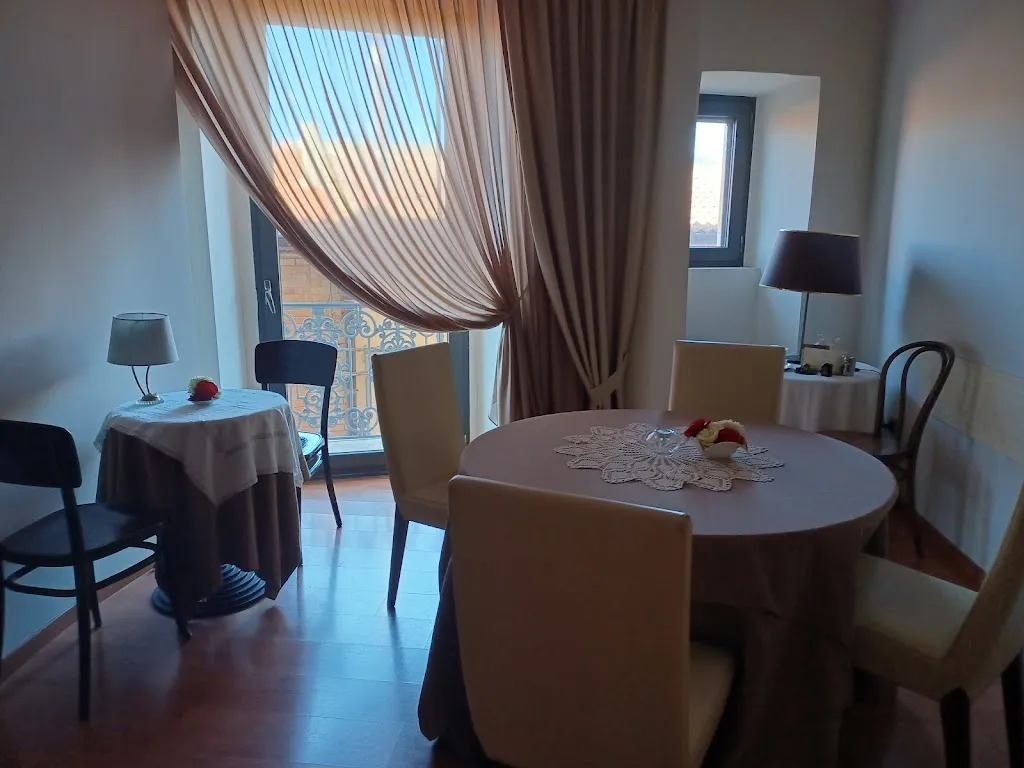 Viaborgosettantadue Lounge bar & Restaurant_Accadia_slider_image_3