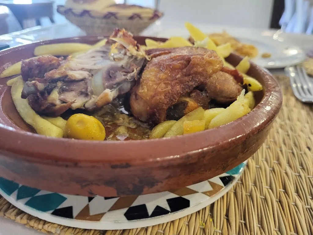 Dimuthu Fernando_Ristorante Casablanca Cucina Tipica Marocchina Aperto Pranzo e Cena anche a Ramadan_Bovisio-Masciago_review