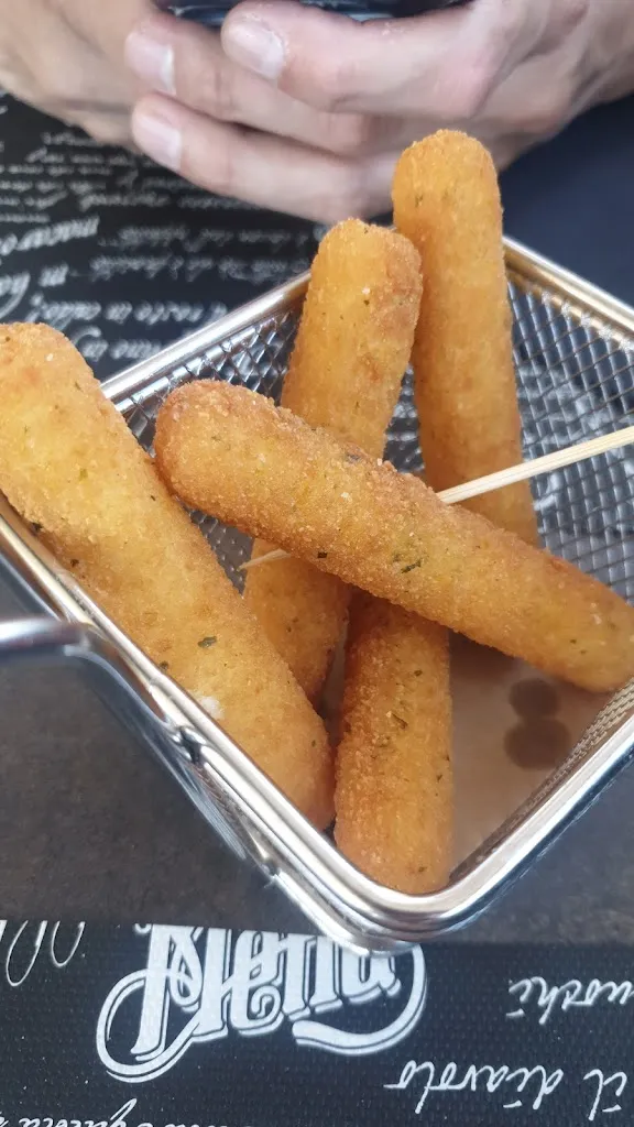 Angie Angel_Zio Pizza e Burger Bovisio_Bovisio-Masciago_review