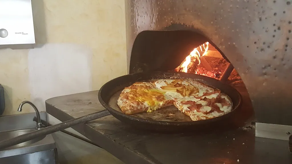 Pizzeria Da Gimma restaurant in Bovisio-Masciago