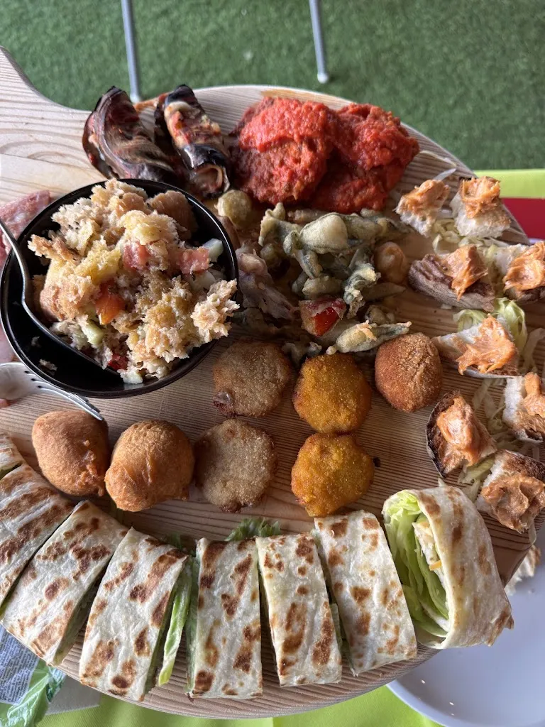 Max Sardella_Atipico Bistrò_Accadia_review