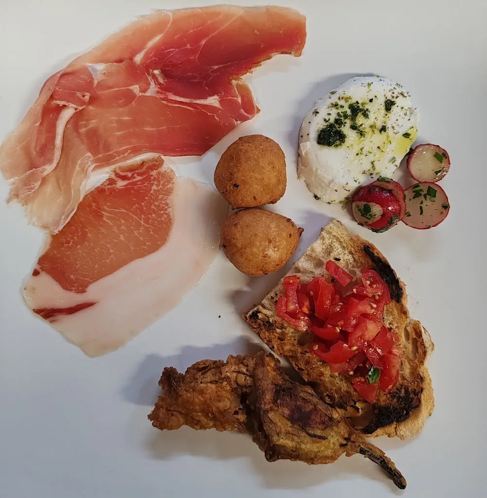 Atipico Bistrò_Accadia_slider_image_3