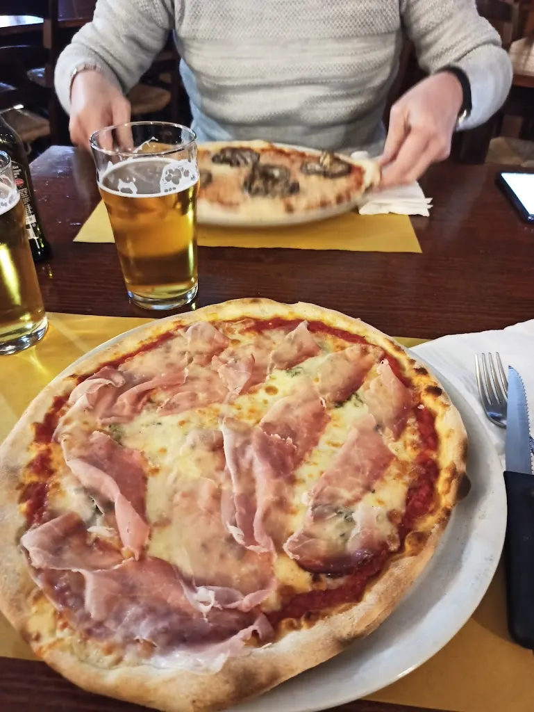 Giovanni Bria_Anastasia Pub_Brembio_review