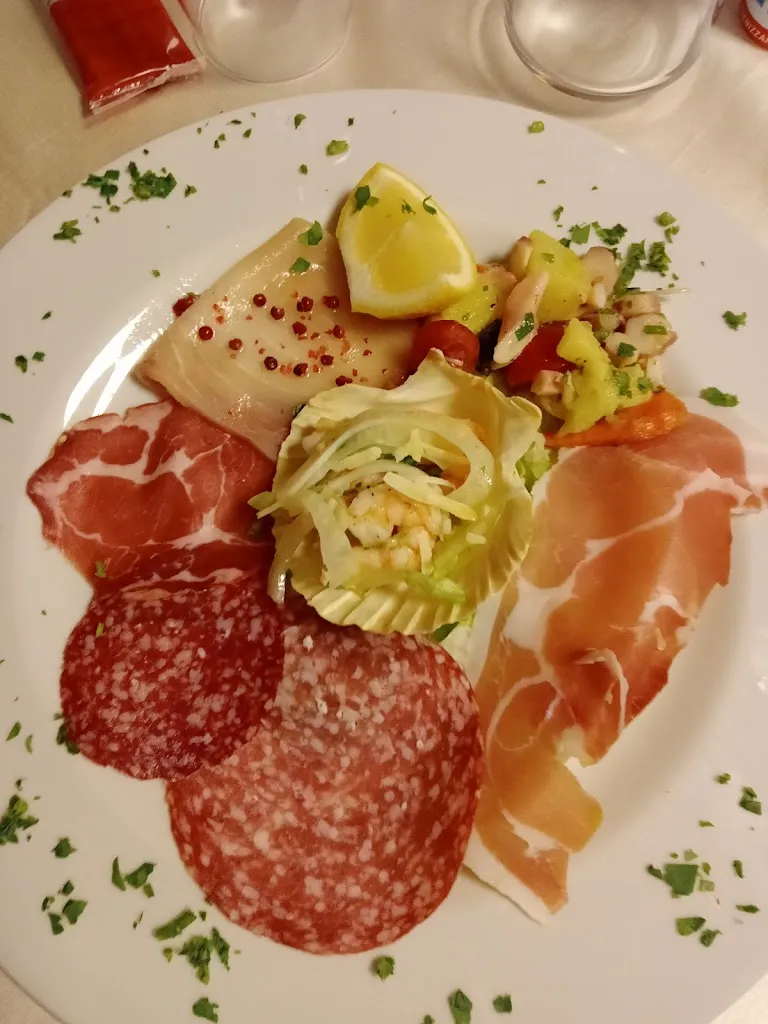 Albergo Ristorante Villa Aurelia restaurant in Bregnano