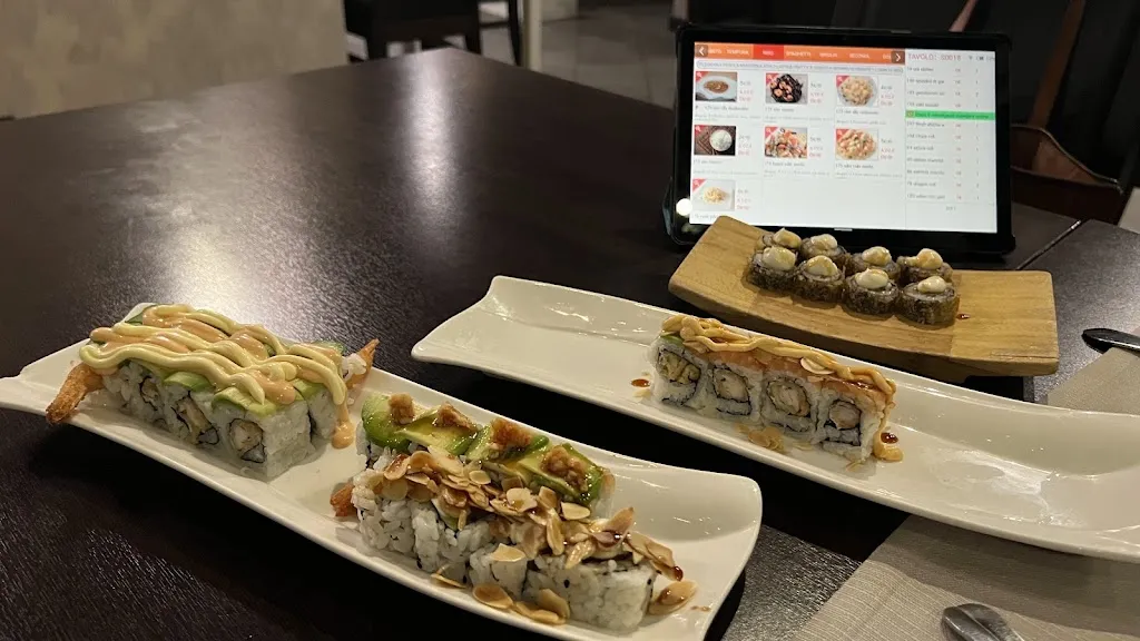 KAORI SUSHI RESTAURANT_Brenta_slider_image_3