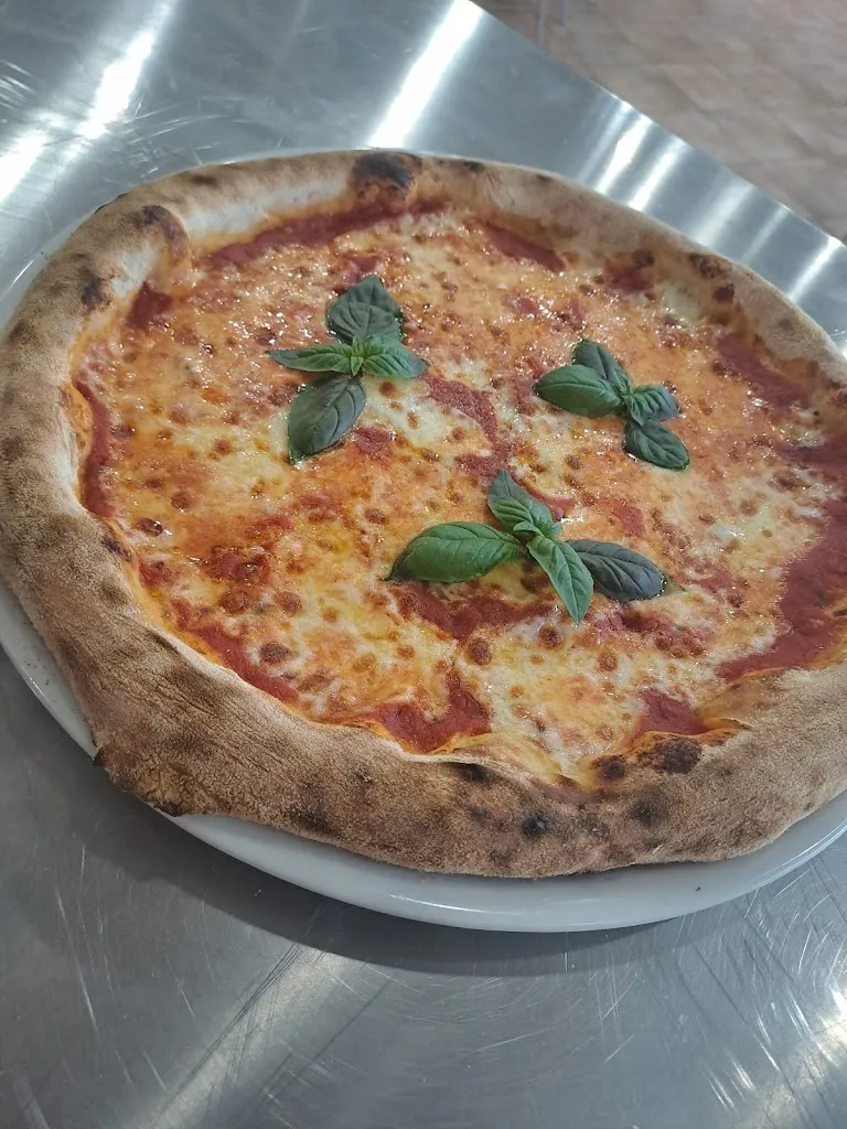 Pizzeria Il Delfino_Bressana_slider_image_2