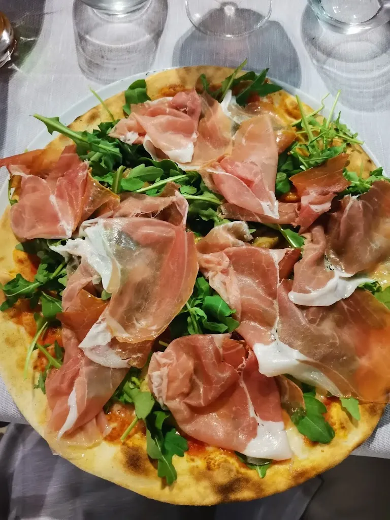 Officina della Pizza_Brezzo di Bedero_slider_image_2