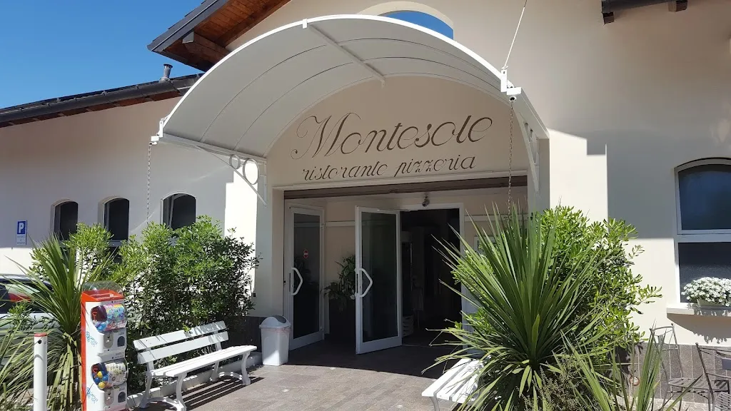 Ristorante Montesole di Mark Saredi & C. Sas restaurant in Brezzo di Bedero