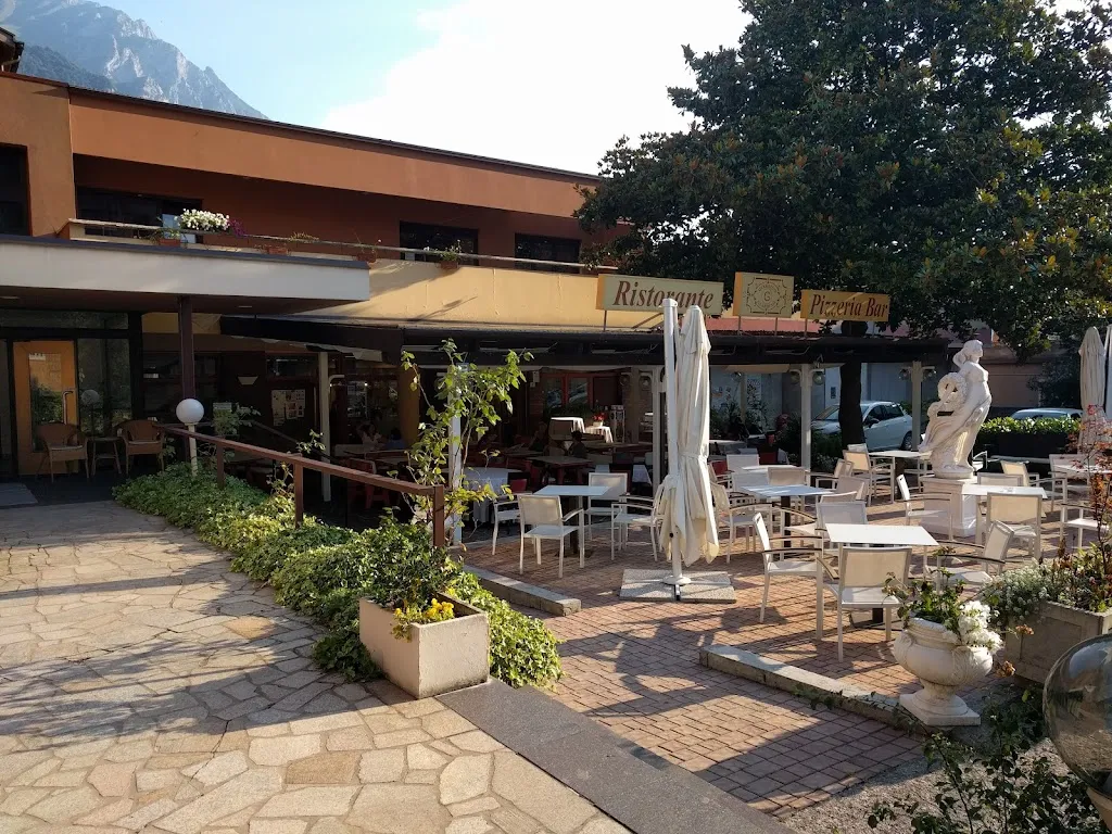 Mikael Vester_Ristorante Pizzeria Bar Giardino_Breno_review