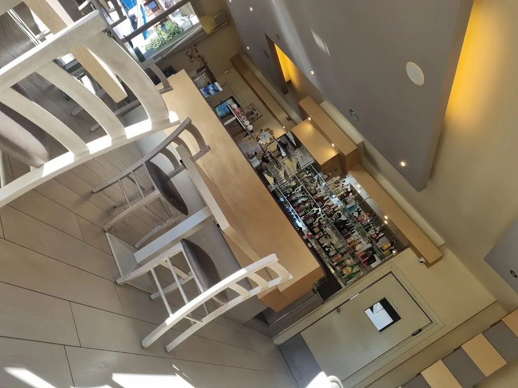 upupa coffee wine restaurant_Breno_slider_image_1