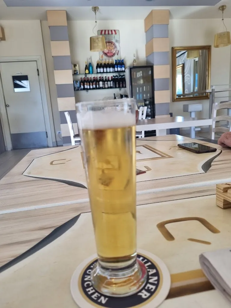 upupa coffee wine restaurant_Breno_slider_image_2