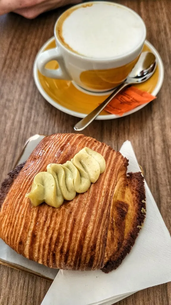 Crispen Pasticceria_Breno_slider_image_3