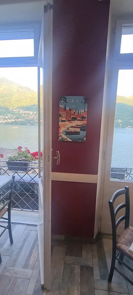 Bri'en pizza e caffè restaurant in Brienno