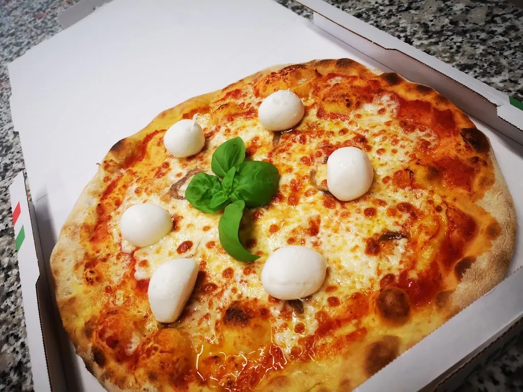 Da Nando Pizzeria D'asporto restaurant in Brignano Gera d'Adda