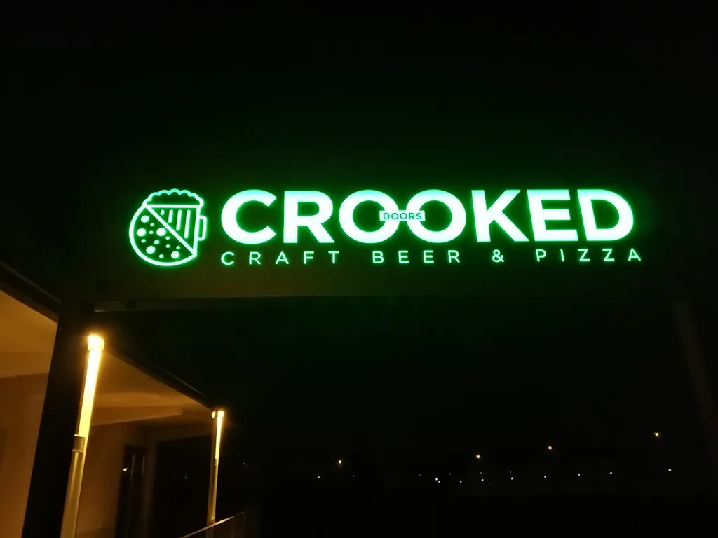 Emanuele Limonta_Crooked Doors_Brongio_review