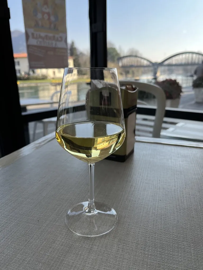 Daniela Bacchini_Caffè del fiume_Brivio_review