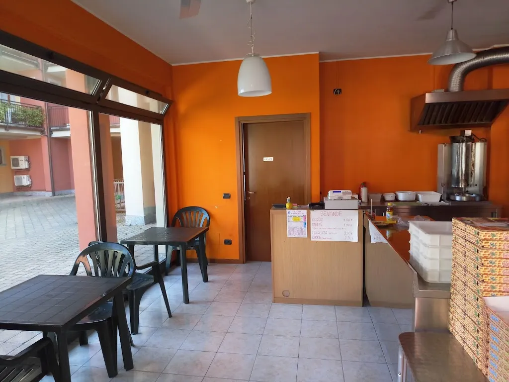 Pizzeria La Collina restaurant in Brivio