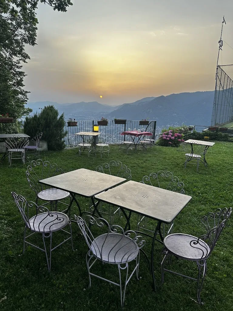 Victoria Gritsay_Trattoria del Cacciatore_Brunate_recensione