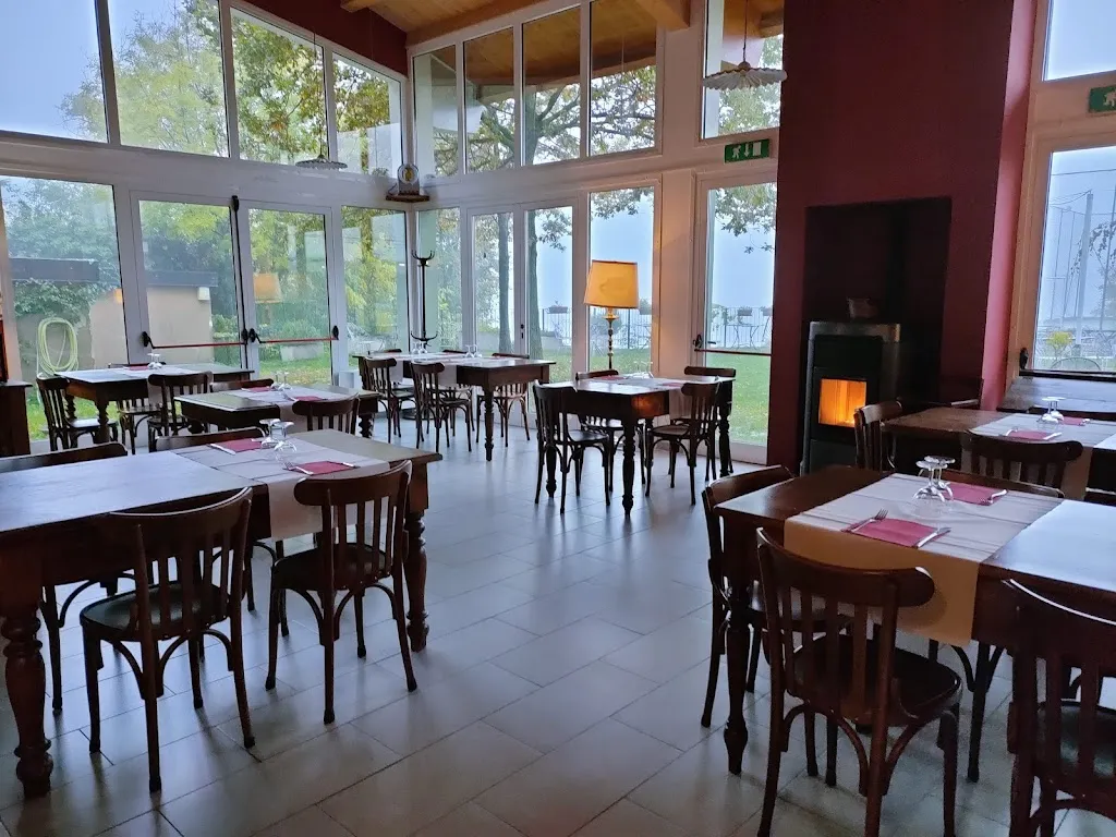 Trattoria del Cacciatore restaurant in Brunate