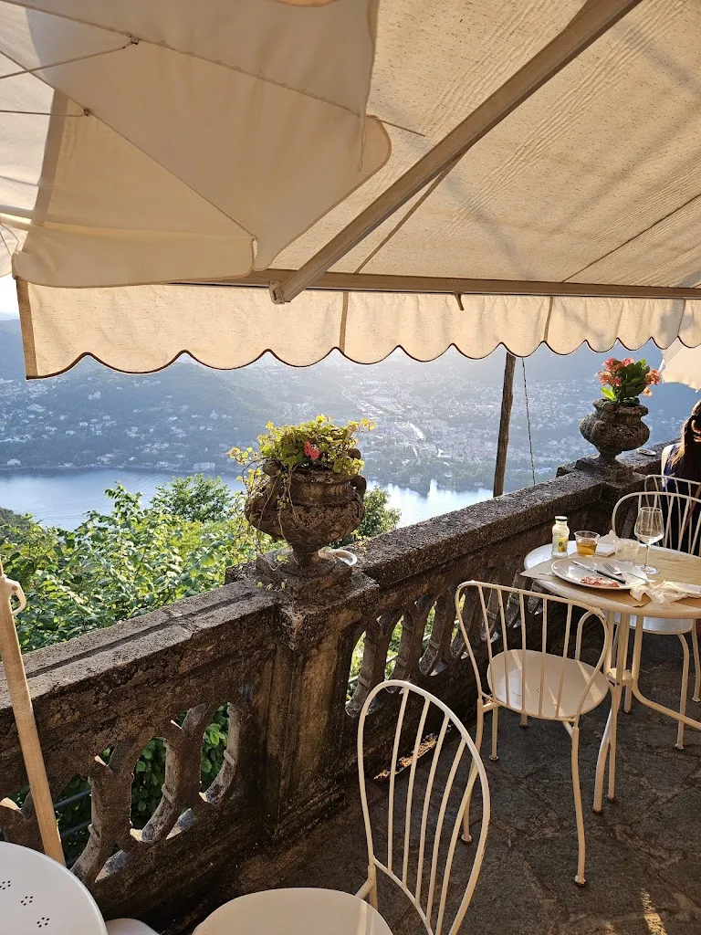 Franck V._Il Balcone sul Lago cafè_Brunate_review