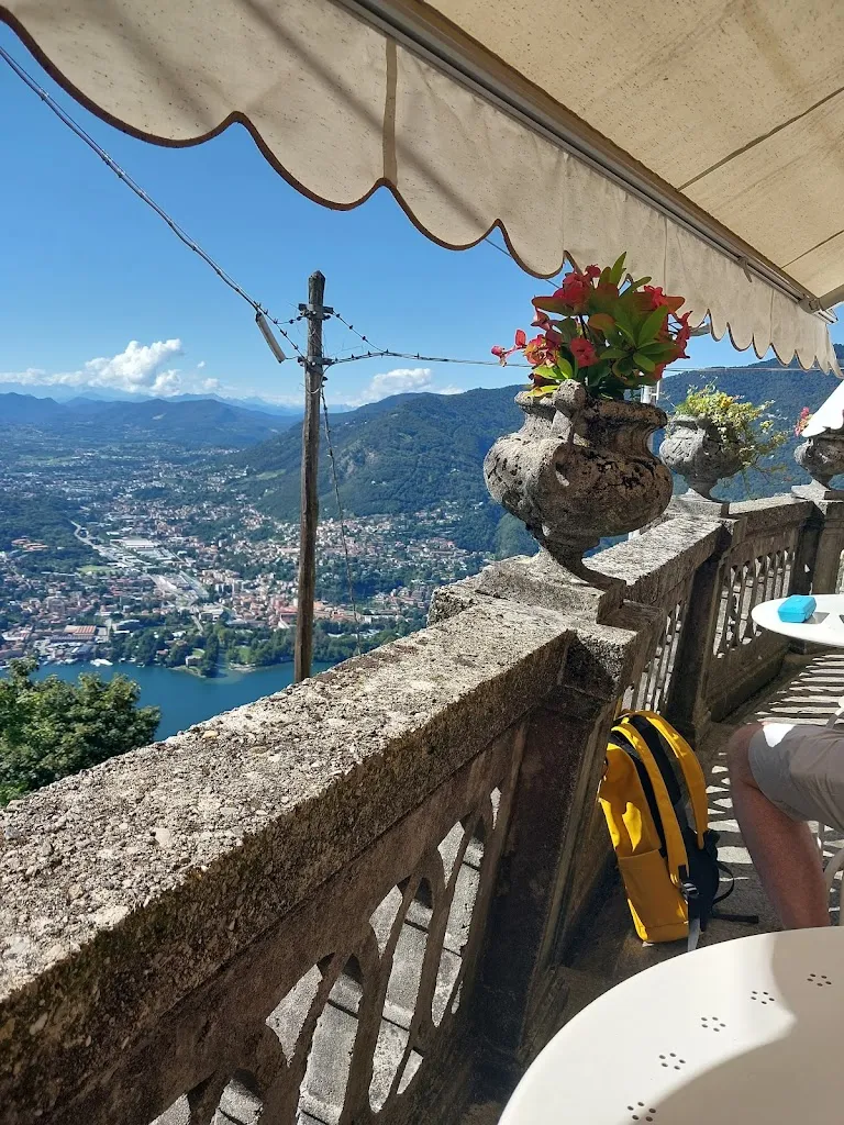 Il Balcone sul Lago cafè_Brunate_slider_image_3