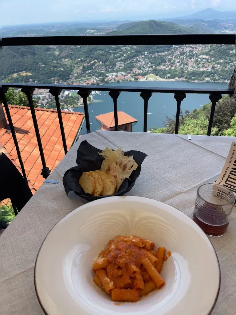 Gabriella da Costa_Trattoria dei Bracconieri Brunate_Brunate_recensione