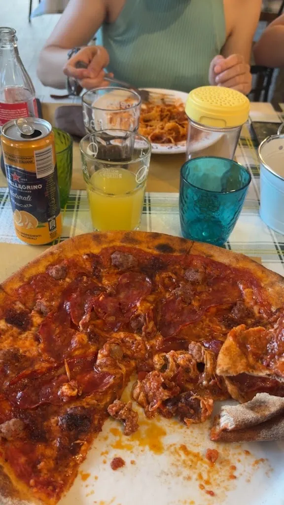 Sahil Saxena_Pizzeria Osteria Il Faro_Brunate_review